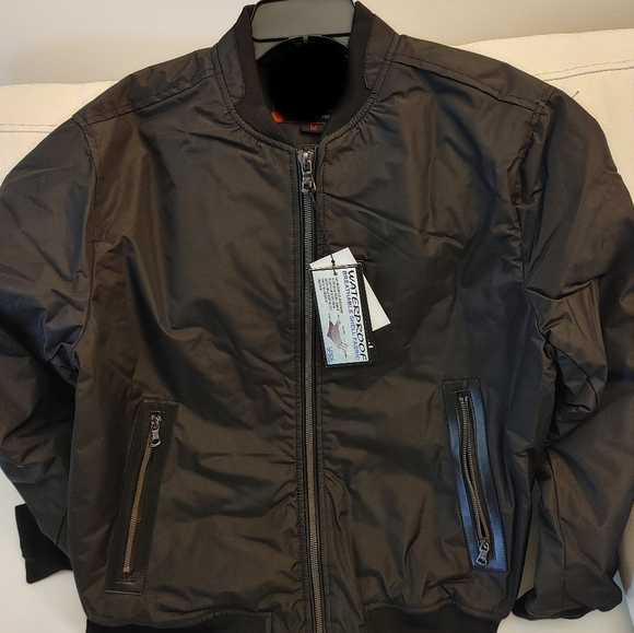 Men's Jacket - Picture 3 of 3